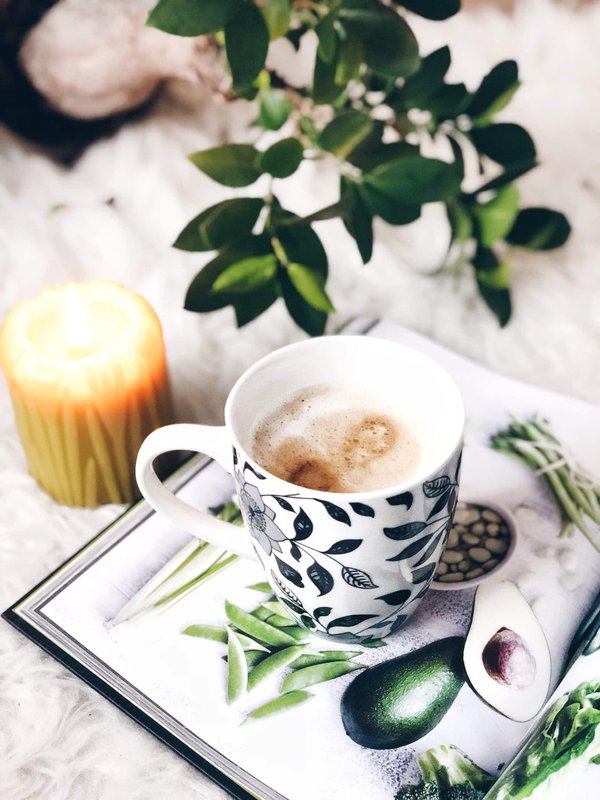 Wie schafft man eine gemütliche skandinavische Atmosphäre im Wohnzimmer?