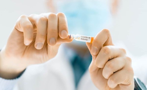 Wie kann man Dehnungsstreifen während der Schwangerschaft mit angemessener Hautpflege verhindern?